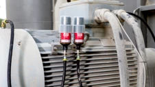 Lubricación preventiva vs. predictiva: ¿cuál es la diferencia real?