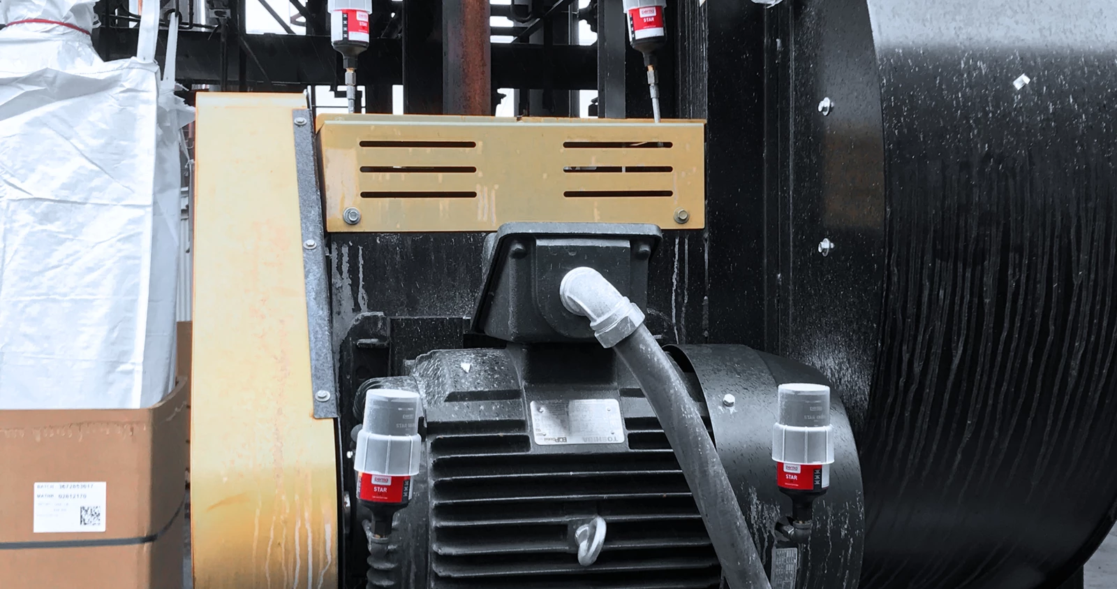 perma STAR VARIO single point lubricators on heavy equipment