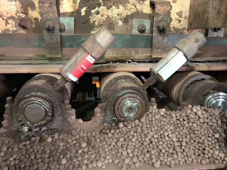 perma STAR VARIO automatic lubricators on heavy industrial machinery