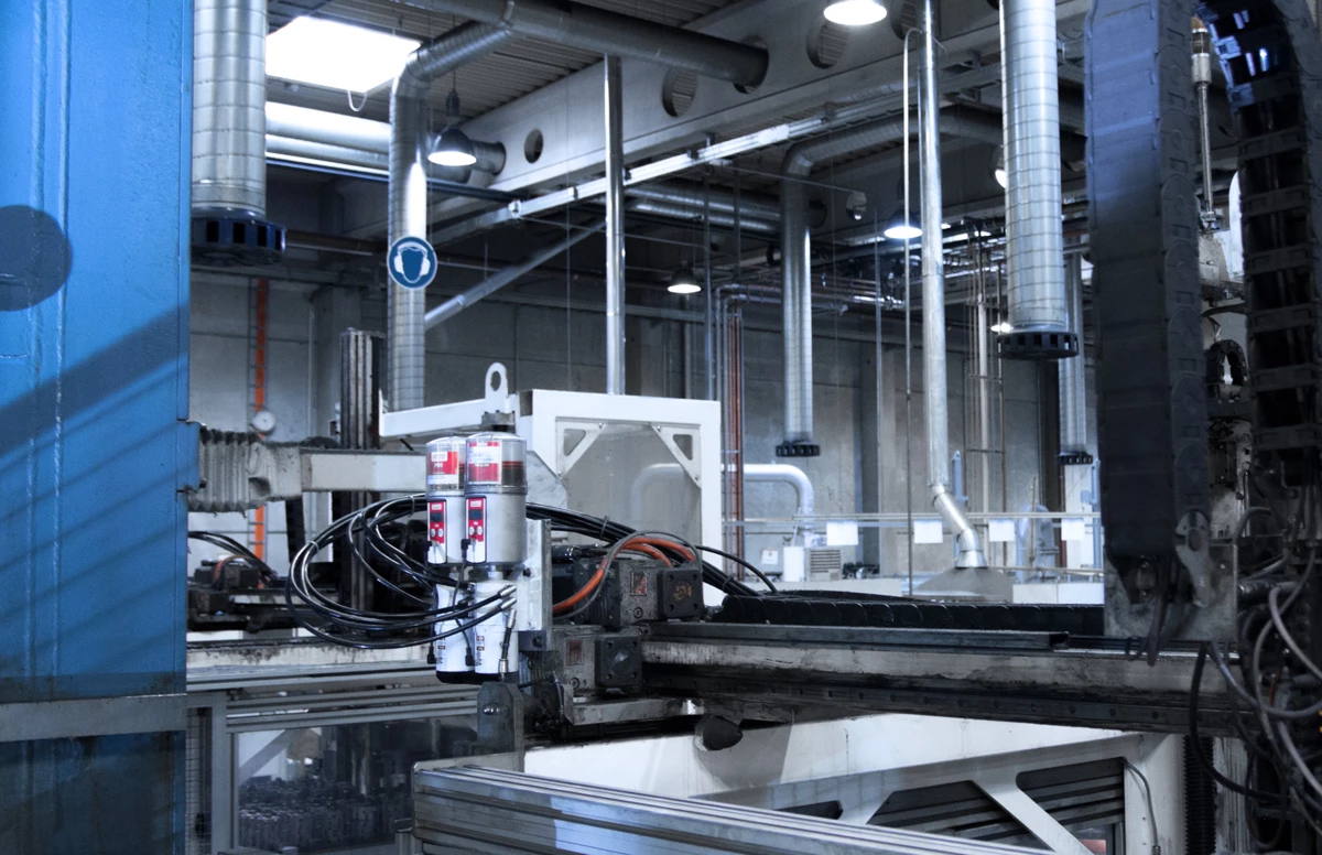 perma PRO automatic lubrication systems mounted on linear guides
