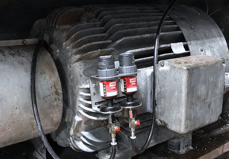 two perma STAR VARIO single point lubricators