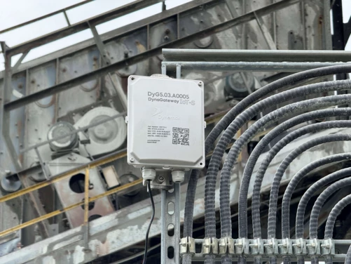 Gateway BLUETOOTH device installed on an industrial lubrication system for remote monitoring